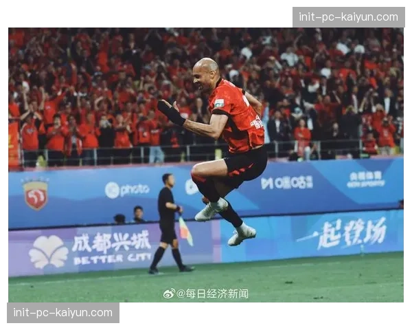 成都蓉城5-0大胜梅州客家，费利佩帽子戏法荣膺本轮最佳